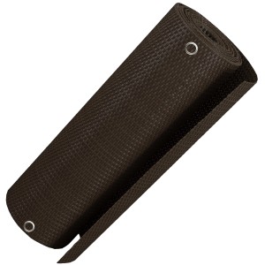 Gerollter, dunkelbrauner NYVI Balkon Sichtschutz aus Polyrattan mit Metallösen.