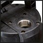 Detailaufnahme: Druckanschluss (Innengewinde) der Einhell GE-PP 1100 N-A Tauchdruckpumpe.
