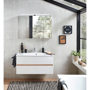 Pelipal Badmöbel-Set Mila, weiß glänzend mit Eiche-Akzent: Spiegelschrank, Waschtisch mit Unterschrank.