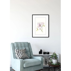 Wandbild Magnolia Shine 30x40 cm mit Magnolienblüte im schwarzen Rahmen.