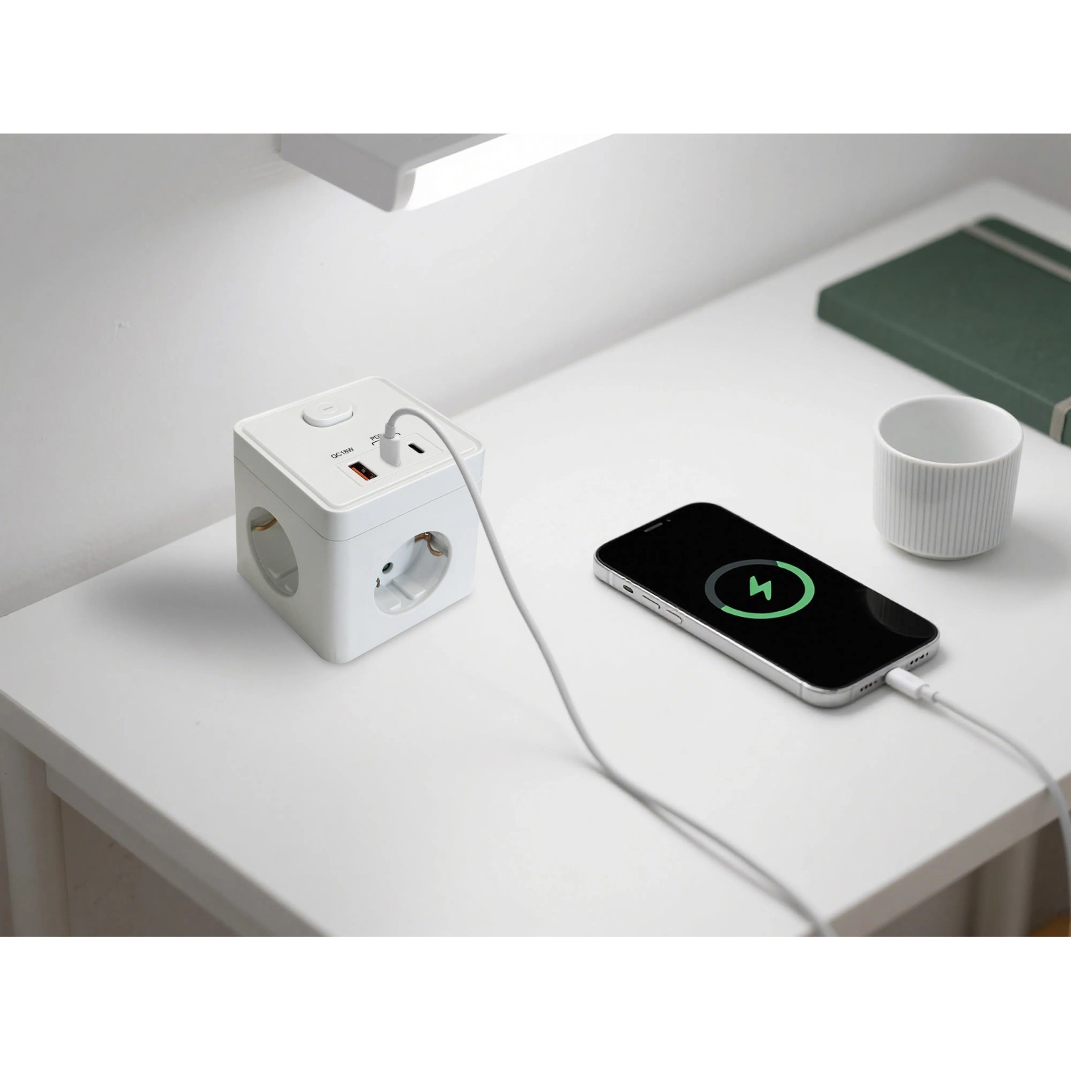 Steckdosenwürfel 6 in 1 mit 2 x USB-C und 1 x USB-A kaufen bei OBI