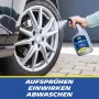 Anwendung von Michelin Profi Felgenreiniger auf einer silbernen Felge.