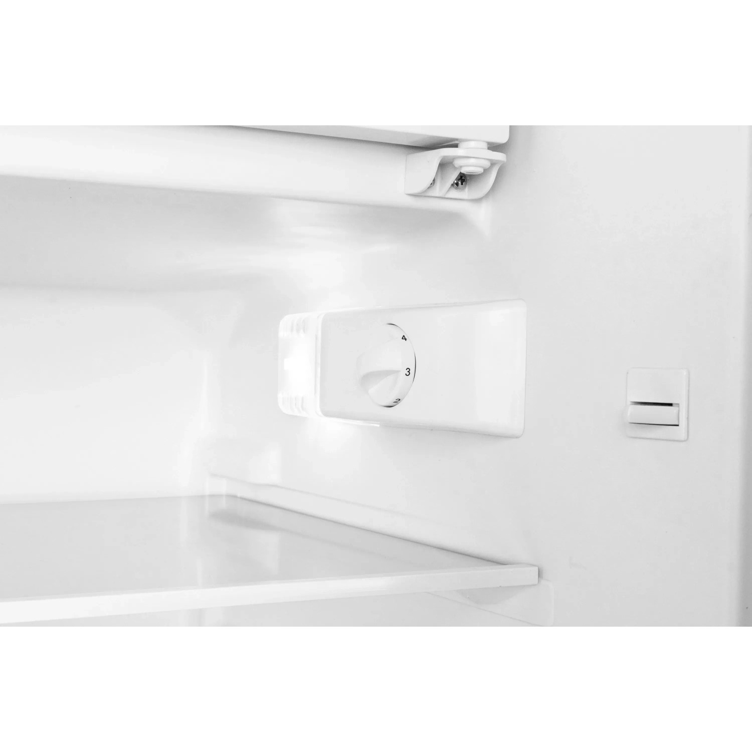 Innenansicht Respekta Unterbaukühlschrank Ilian Weiß mit Temperaturregler und LED-Beleuchtung.