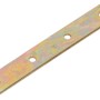 Gelb verzinkter Flachverbinder, 120x15 mm, mit Löchern zur Befestigung.