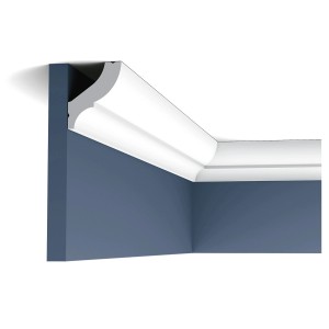 Weiße ORAC Decor Zierleiste CB502N als Stuckprofil an Wand und Decke.