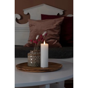 Weiße Konstsmide LED-Echtwachskerze mit Timer, 15,2 cm hoch, für stimmungsvolle Innen-Weihnachtsdeko.