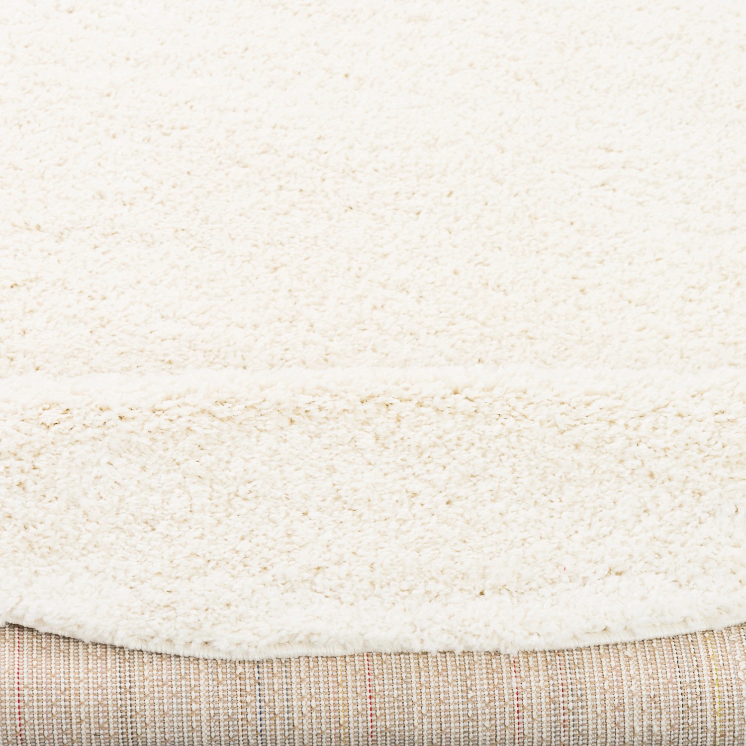 Detailansicht: Runder, weißer Langflor Teppich Aloha von Pergamon, 120cm Durchmesser.