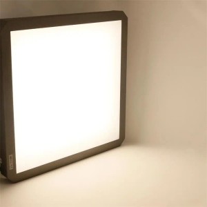 Quadratisches LED Aufbau-Panel AGGIE mit grauem Rahmen und hellem, neutralweißem Licht für Decke oder Wand.