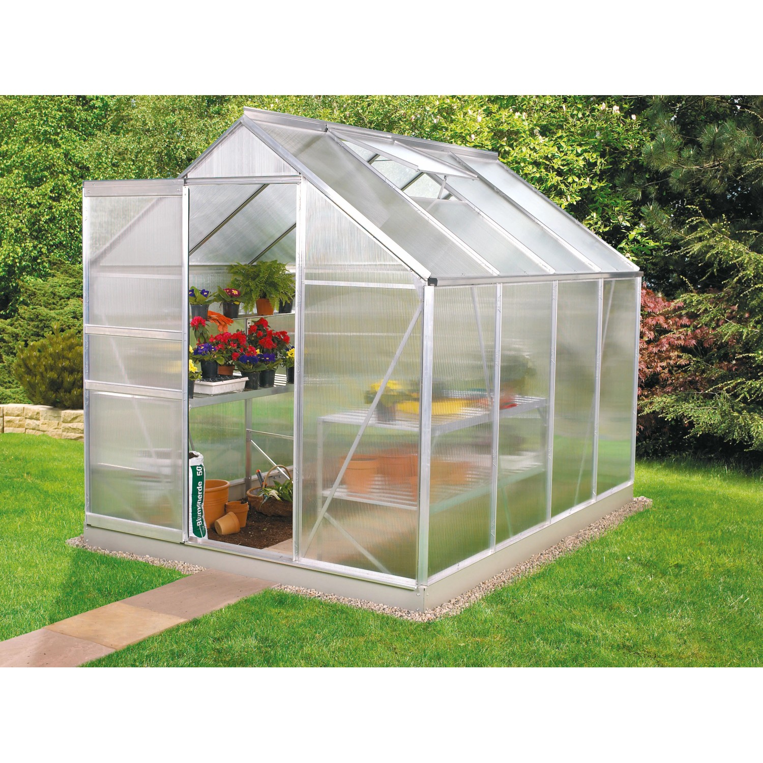 Vitavia Gewächshaus Venus 5000 aus Aluminium, 5 m², mit Pflanzen und Regalen im Garten.