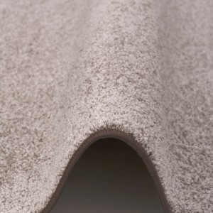 Detailaufnahme: Taupefarbener Snapstyle Hochflor Teppichläufer Cottage, 80x200cm.