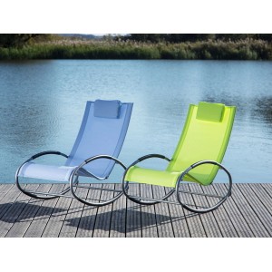 Blaue und grüne Beliani Gartenliegen mit Schaukelfunktion und silbernem Gestell.
