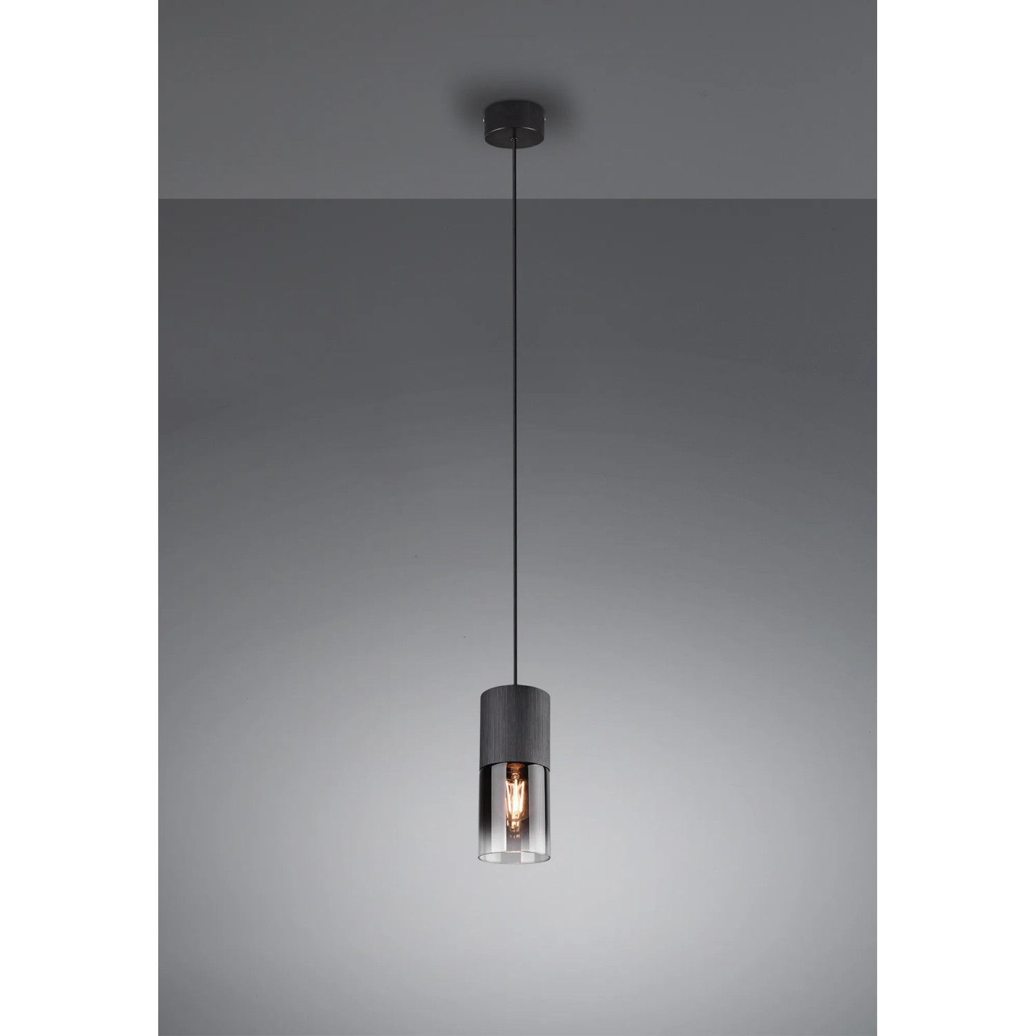 Moderne Trio Leuchten Pendelleuchte Robin, schwarz matt mit rauchfarbenem Glas.