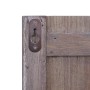 Detailaufnahme Wandhalterung der grauen MCW Wandgarderobe im Shabby-Look.