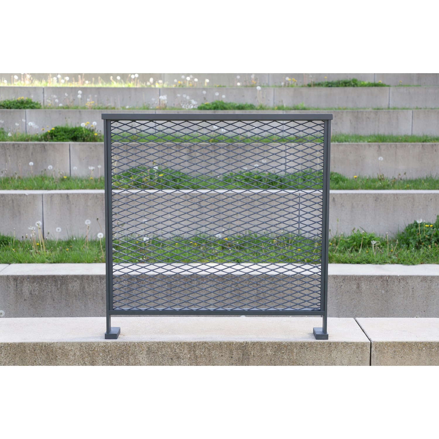 Dieda Linus Streckgitter Füllung Eckig Aluminium 100 cm x 100 cm Anthrazit günstig online kaufen