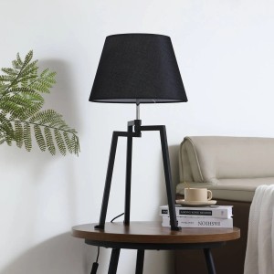 Schwarze Lucande Tischlampe Amona mit Stativfuß, eine moderne Wohnzimmerleuchte.
