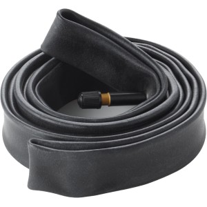 Fischer Fahrradschlauch 26 Zoll mit Autoventil, zusammengerollt.
