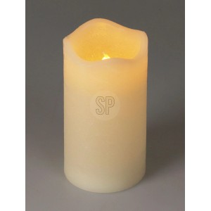 Elfenbeinfarbene LED-Kerze mit flackerndem Licht und Wellenoberkante. Schafft gemütliche Atmosphäre.