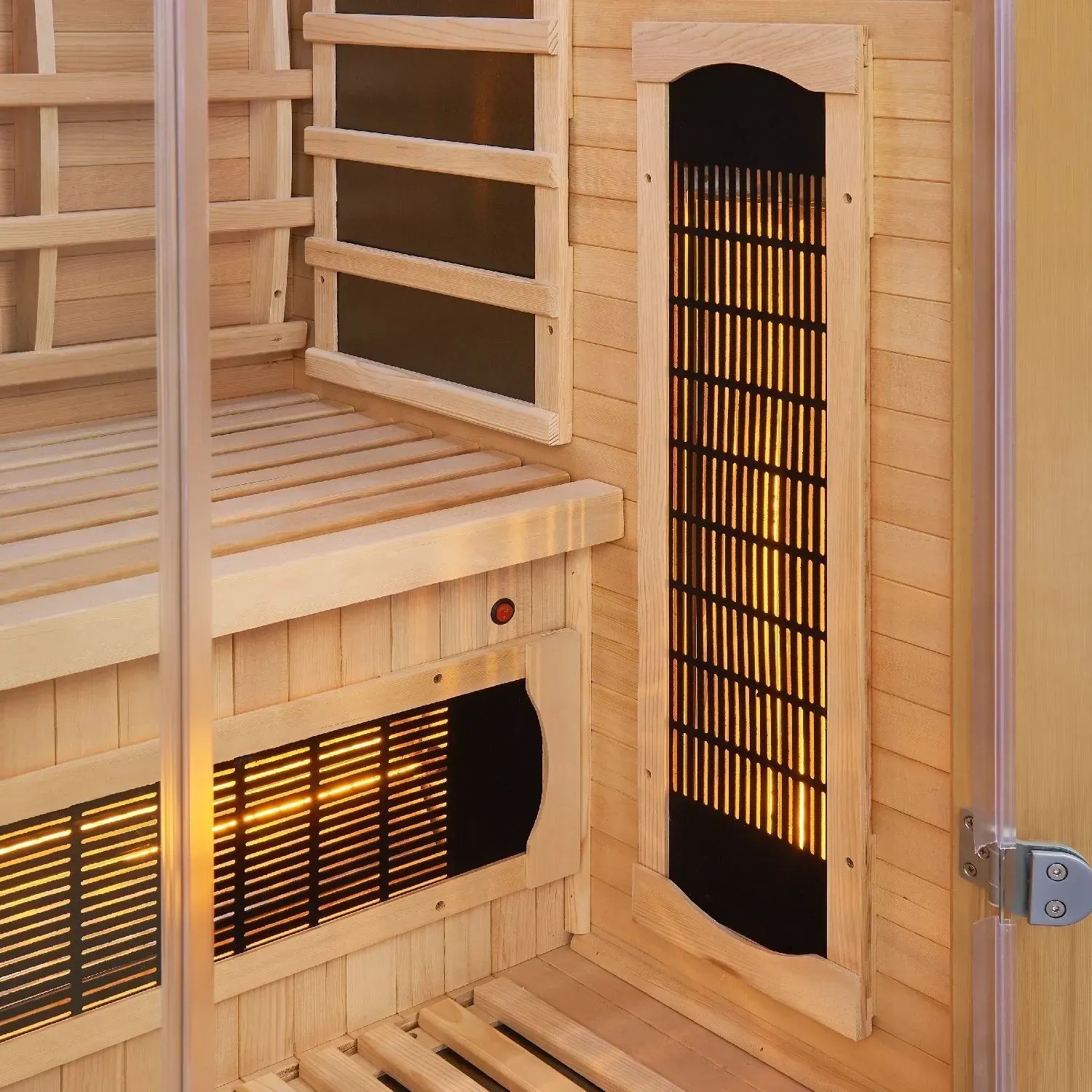 Innenansicht der Artsauna Infrarotkabine Kiruna90 aus Hemlockholz mit Infrarotstrahler.