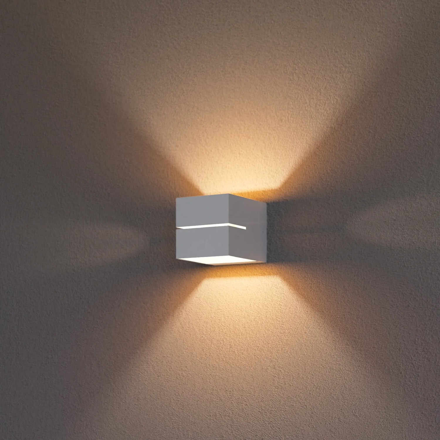 2er Set KOURA Wandleuchte in Weiß/Gold mit Up-Down Licht und Lichtschlitz für Innenräume.