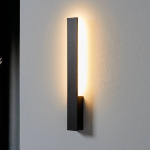 Moderne, schwarze LED Wandleuchte Ivano von Arcchio aus Aluminium für den Innenbereich.