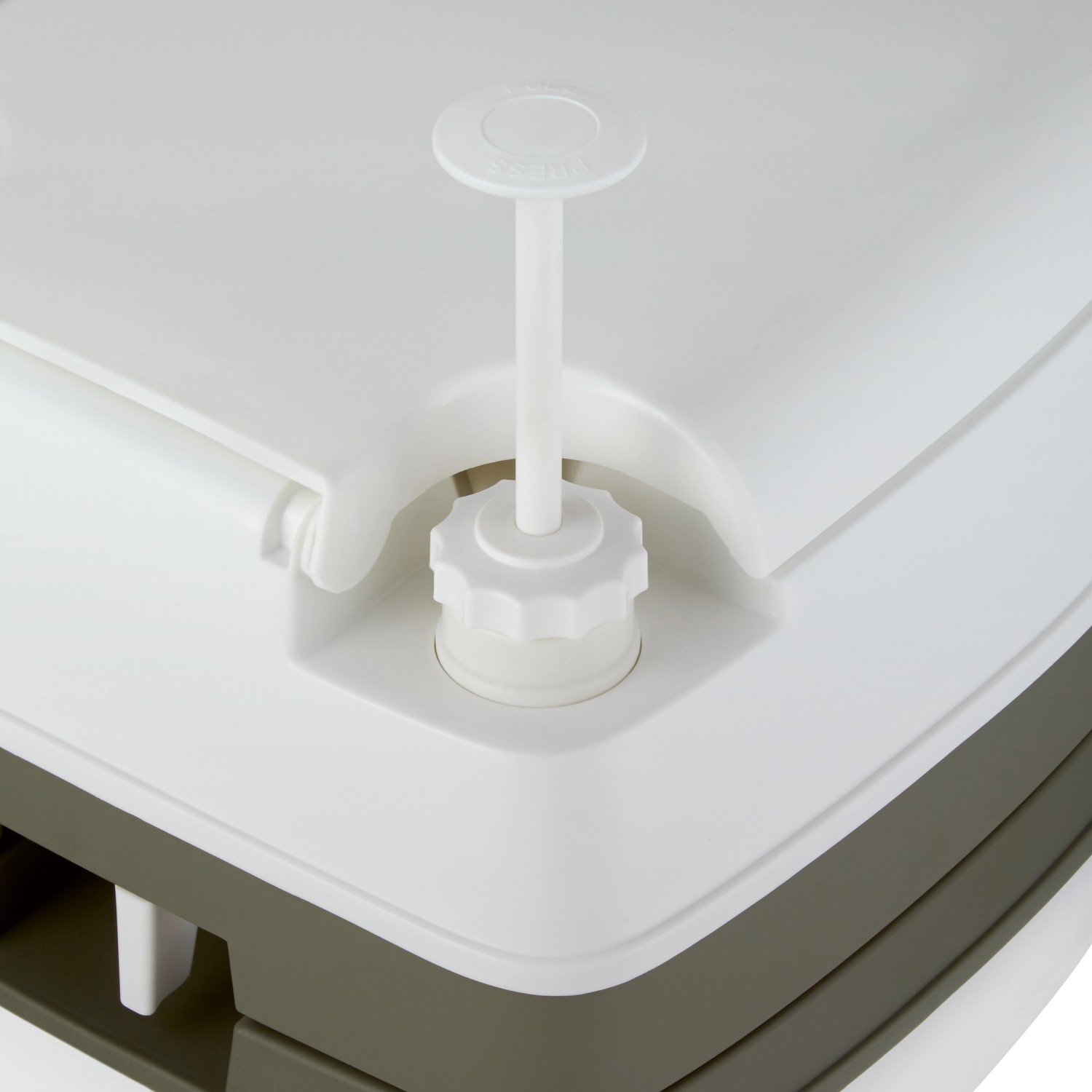 Detailaufnahme Campingtoilette WC Deluxe Green von Enders, Teil des Camping Starter-Sets.