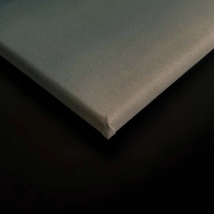 Detailaufnahme der Leinwand mit Waldmotiv in Dunkelgrün/Petrol. Keilrahmenbild für Wohnräume.