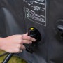 Detailaufnahme: Aufblasen des MSpa Comfort Whirlpools Tekapo AirJet.