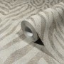 Beige Vliestapete mit Zebra-Streifen im GZSZ-Look, Rolle 10,05 m x 0,53 m.