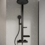 Ideal Standard Duschsystem in Schwarz Matt mit Kopf- und Handbrause, sowie Einhebel-Armatur.