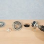 LUX Lochsäge-Set, 9-teilig, im Einsatz mit Bohrmaschine zum Erstellen einer Bohrung.