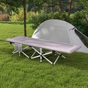 Graues Outsunny Feldbett aus Stahl und Oxford-Polyester mit Seitentasche, auf Wiese vor Zelt. Camping.