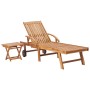Sonnenliege mit Tisch aus Teakholz, verstellbare Rückenlehne und Räder für den Garten.