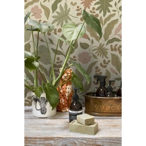 ESTAhome Vliestapete mit tropischem Blätter- und Blumenmuster in Olivgrün, Terrakotta und Rosa. Dekorative Wandgestaltung.