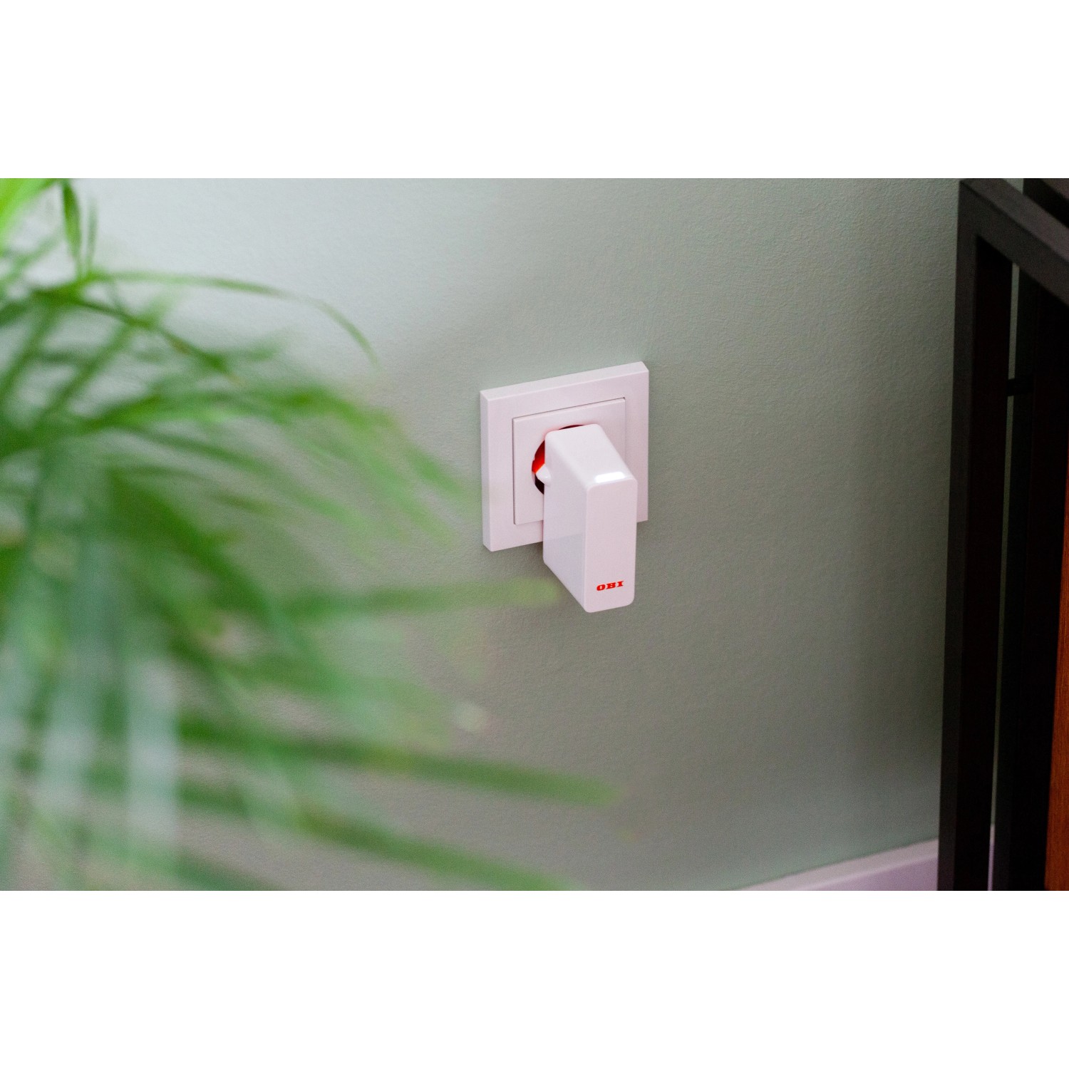 OBI ENERGY TRACKER Stromzähler-Ausleser in Steckdose zur Verbrauchsmessung.