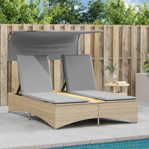 Beige Doppel-Sonnenliege mit Dach und grauen Auflagen aus Poly Rattan für den Garten.