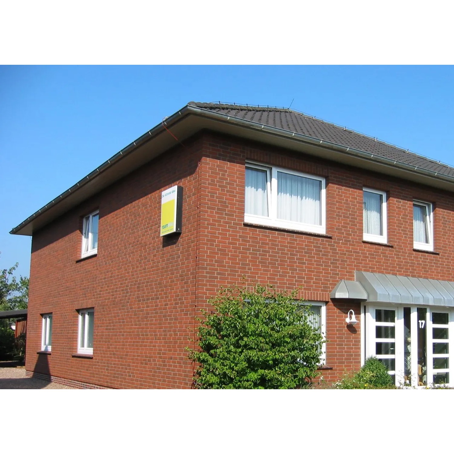 Hausfassade mit Elabrick Eckverblender Colorado in Rotbraun. Frostsicher und flexibel.