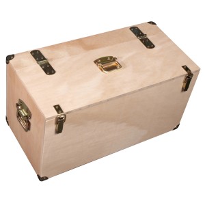 Holzkiste mit Metallbeschlägen, Kistenband Alberts dickschichtpassiviert, 135x35x2 mm.