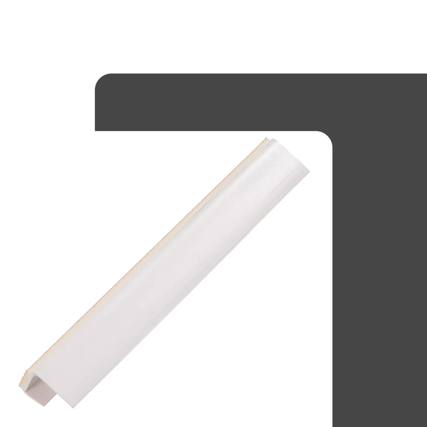 Weißes, selbstklebendes Protektor Einfassprofil aus PVC für 12,5mm Platten.