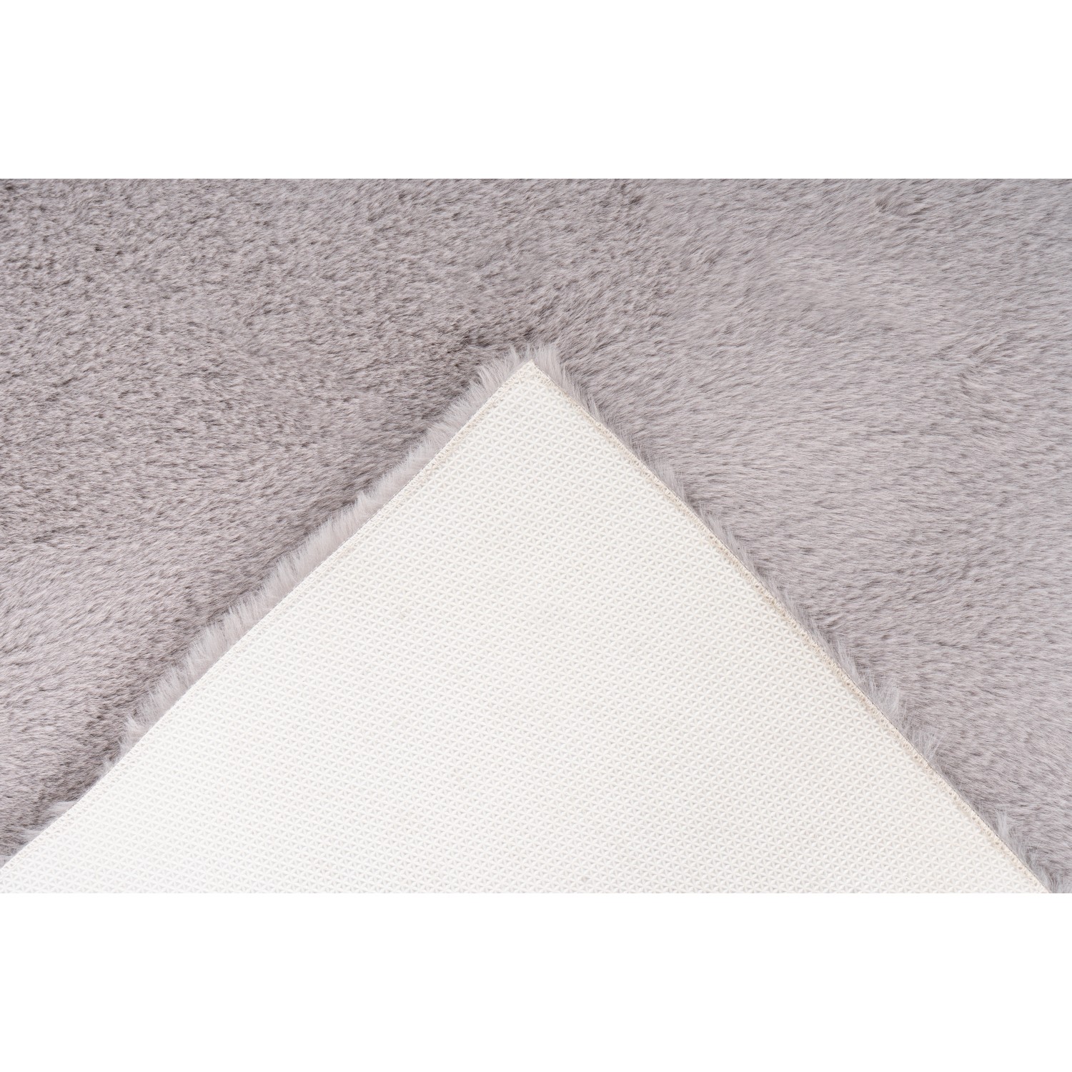 Silberner Lalee Badteppich Heaven, 40x60 cm, mit weichem Flor und rutschfester Rückseite.