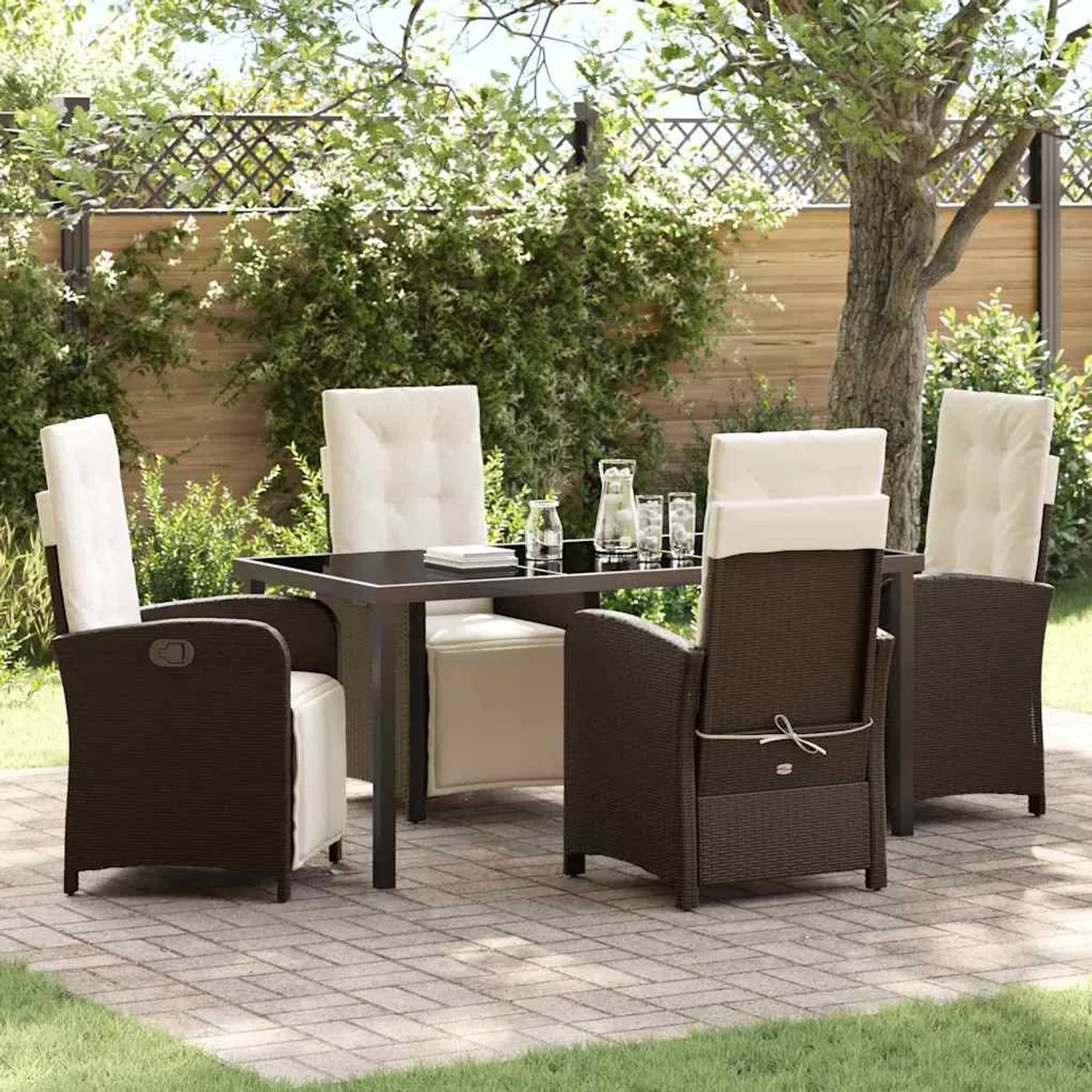 Braune 5-tlg. vidaXL Garten Essgruppe aus Poly Rattan mit Tisch und Stühlen.