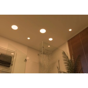 Bad mit Paulmann LED-Einbaupanel Veluna, runden Einbaustrahlern mit warmweißem Licht.