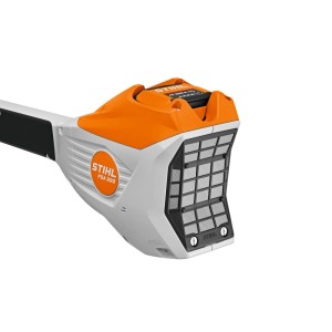 Stihl Akku-Motorsense FSA 200. Orange-graues Motorgehäuse mit schwarzem Luftfiltergitter. Akku-Trimmer.