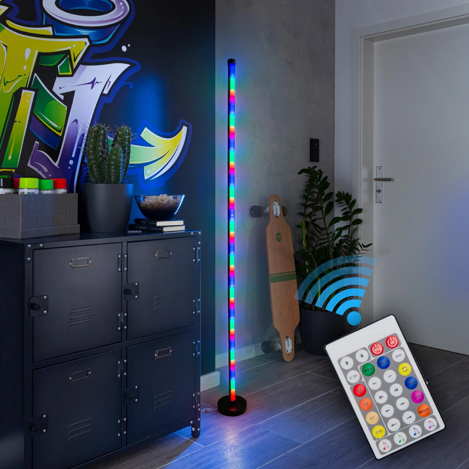 Näve LED-Stehleuchte Digital Motion Light, 150 cm, mit Fernbedienung für Farbwechsel.