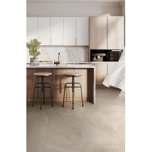 Helle Küche mit Class Tile Bodenfliese Burlington Feinsteinzeug in Sand, 60x120 cm.