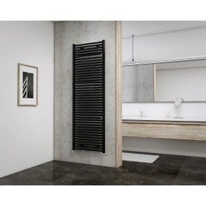 Schulter Design-Heizkörper Miami, Anthrazit, mit horizontalen Lamellen im modernen Bad.