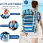 Person trägt gefalteten blau-weiß gestreiften Costway Strandstuhl mit Kühltasche & Rucksackgurten.