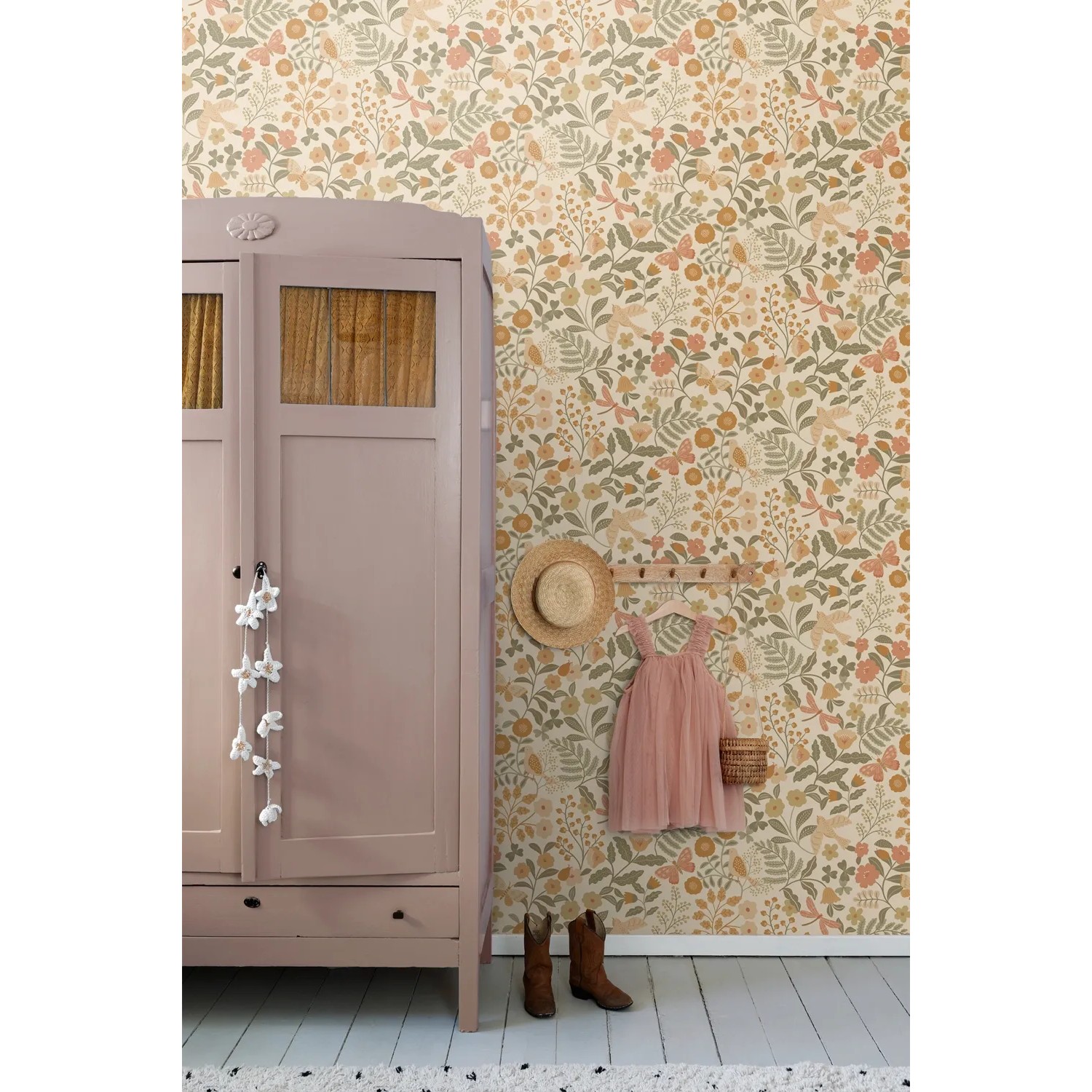 ESTAhome Vliestapete mit Blumen- und Vogelmuster in Orange, Graugrün. Dekorative Wandtapete für Kinderzimmer.