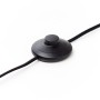 Detailaufnahme des Fußschalters der schwarzen LED-Stehlampe Chaumont.