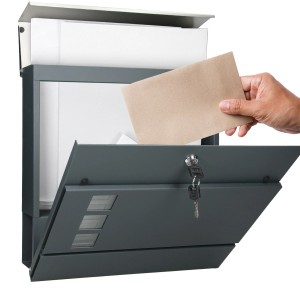 Moderner, anthrazitfarbener ECD Germany Briefkasten mit Zeitungsfach und Sichtfenstern.