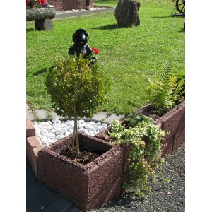 Braunes Gartenmauer Pfeilerelement aus Beton, strukturiert, für Pfeilerbau.